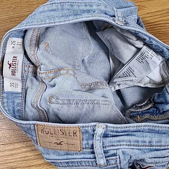 HOLLISTER 26x28 GIRL 3s STRIGHT BOOT PRE-OWNED STRECH DENIM DISTROYED JEANS - Picture 4 of 8